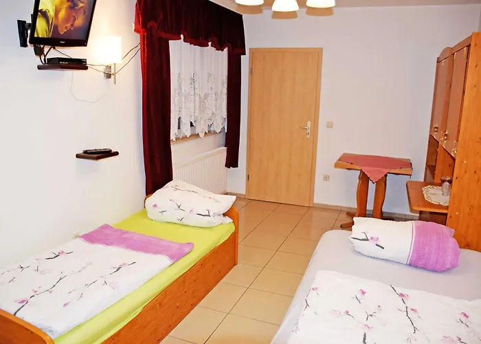 Ferienwohnung/ Ferienzimmer Asche * アッシャースレーベン